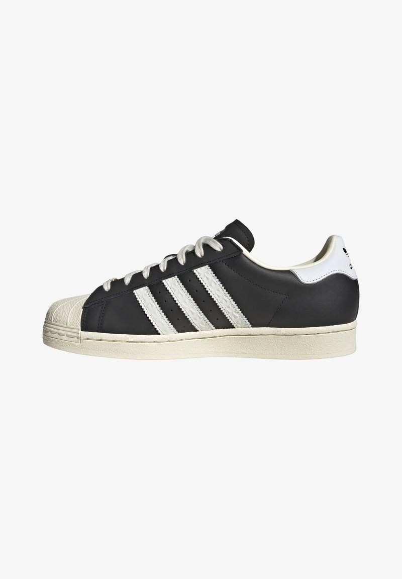 adidas Originals LIFESTYLE SUPERSTAR - Trainers - schwarzweiss