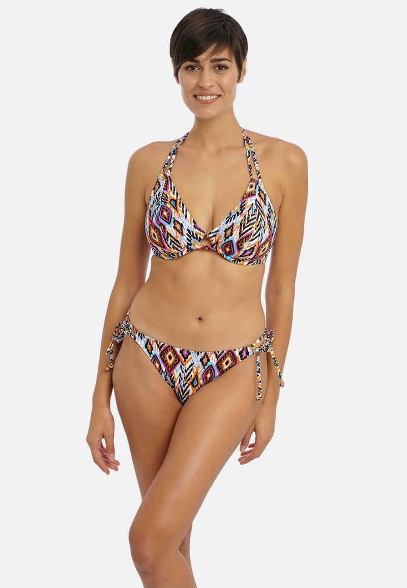 Bikini-set met een kleurrijk geometrisch patroon, met een gevoerde haltertop en verstelbare zijstrikjes voor een op maat gemaakte pasvorm.