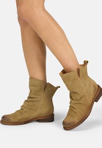 Felmini Botines bajos - stone