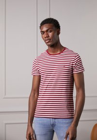 Tommy Hilfiger T-shirt básica - rouge/ivory