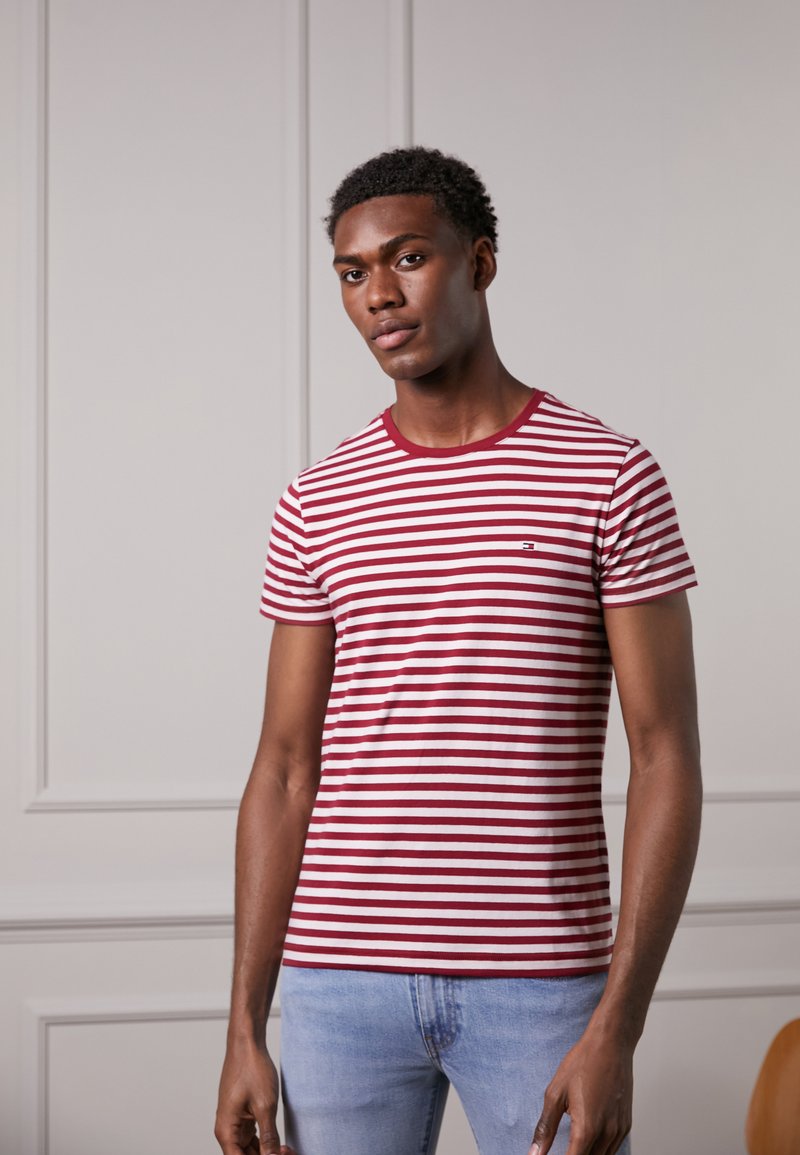 Tommy Hilfiger T-shirt básica - rouge/ivory