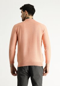Kigili MOCK-TURTLENECK - Maglione - pink