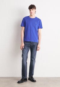 GANT PRINTED ARCHIVE SHIELD - T-shirts - college blue