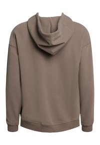 Felpa con cappuccio marrone dalla vestibilità comoda. Presenta una texture morbida, polsini a coste e una tasca a marsupio. Il cappuccio è basso e non è regolabile.