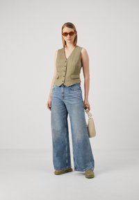 DKNY VEST - Veste - light fatigue