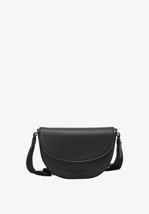 Schwarze Leder-Crossbody-Tasche mit abgerundetem Klappenverschluss. Verfügt über einen abnehmbaren Tragegurt und ein eingeprägtes Logo auf der Vorderseite. Glatte Textur.