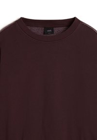 Felpa bordeaux con scollo rotondo, polsini a costine e accentuazioni testurizzate sulle spalle. Etichetta visibile all'interno, etichettata "VANS," taglia piccola.