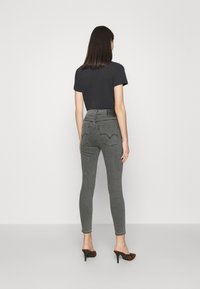 Levi's® Vaqueros pitillo - grey denim