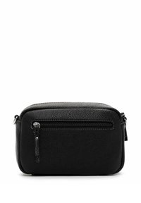 Borsa a tracolla in pelle nera testurizzata con tasca frontale con zip, forma rettangolare e accessori in metallo argentato.