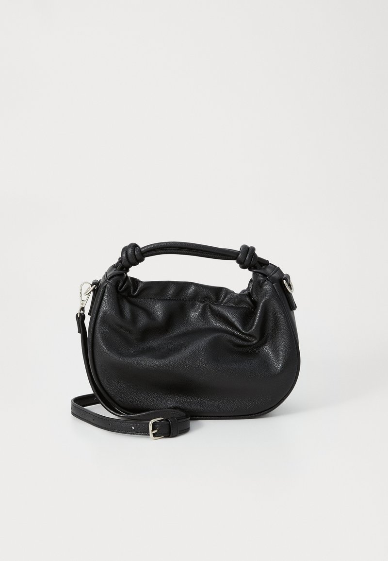 Geantă de piele neagră, cu un mâner legat, textură moale, formă rotundă și o curea detașabilă pentru opțiuni de purtare versatile.
