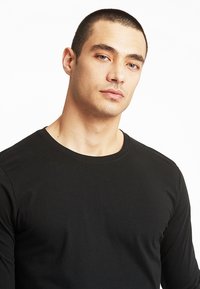 Lindbergh 3 PACK - Långärmad tröja - black
