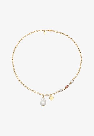 Collier en chaîne dorée mettant en valeur une perle en forme de goutte, trois perles rondes et un petit pendant rond, avec des maillons alternant formes et textures.