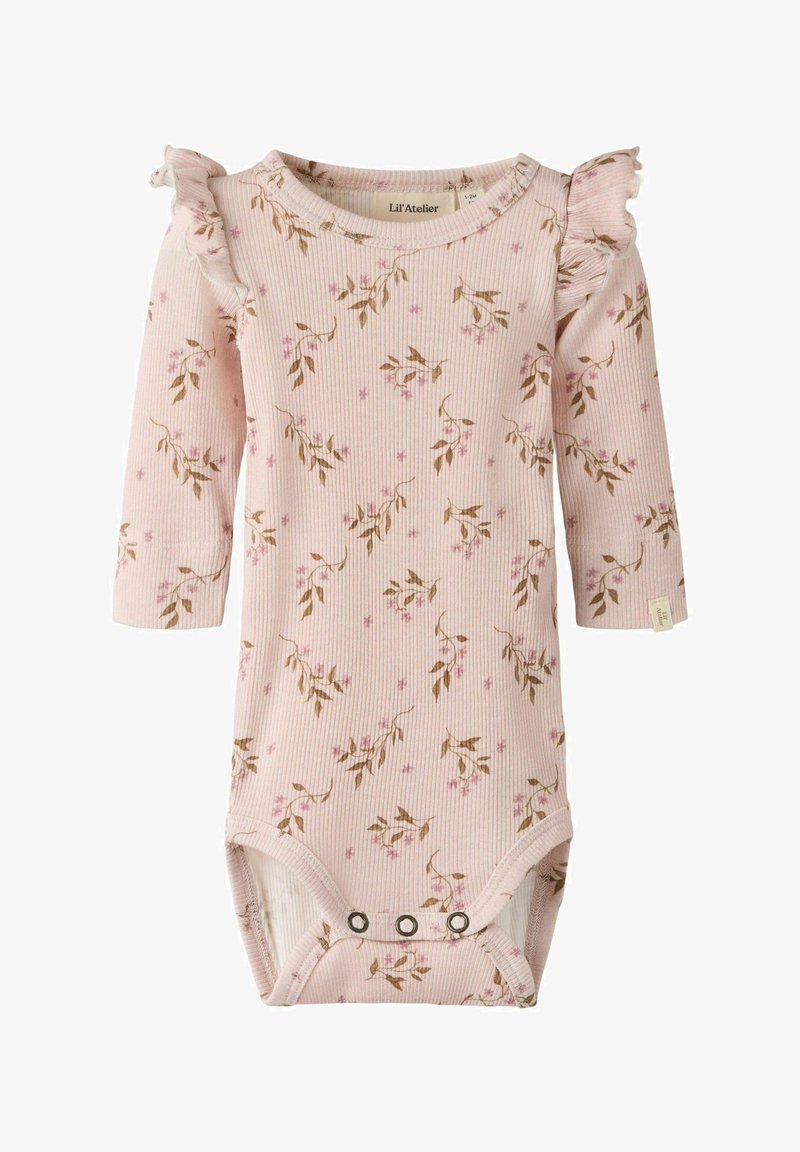 Body côtelé rose clair avec manches longues, épaules à volants et imprimé floral en marron et rose. Trois pressions au bas.