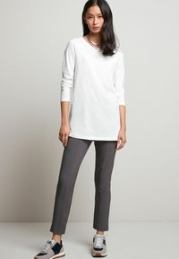 Next LONGLINE LONG SLEEVE CREW NECK TOP - Pikkade varrukatega topp - white