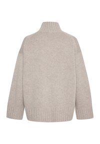 Maglione beige lavorato a maglia con colletto alto, polsini e orlo a coste, caratterizzato da una vestibilità comoda e una leggera texture in tutto il capo.