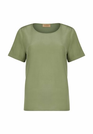 Olivgrön kortärmad topp tillverkad av mjukt tyg; har rund halsringning och en avslappnad passform, utan synliga mönster eller metalldetaljer.