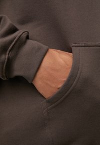 Last Resort AB MONOGRAM UNISEX - Sudadera - dark brown
