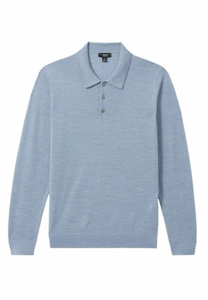 Polo de mari grad cu mânecă lungă de culoare bleu deschis, cu o textură moale, cu trei nasturi și un guler clasic. Mansete și tiv cu nervuri.