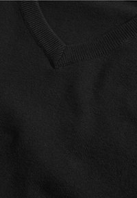 Next Striktrøje - black