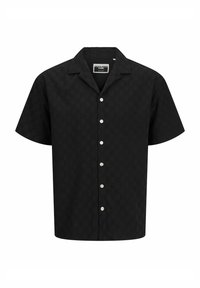 Chemise noire à manches courtes avec un motif texturé, fermeture par bouton, et un col pointu. Le tissu semble lisse, avec une coupe décontractée.
