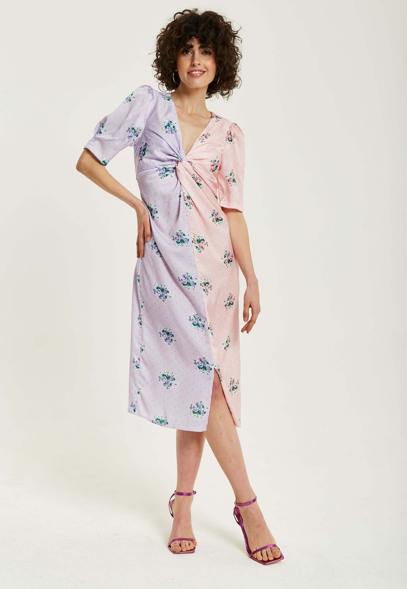 Liquorish FLORAL KNOT FRONT WITH SHORT - Day dress - pink