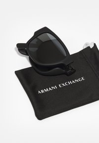 Armani Exchange Ochelari de soare - matte black/light grey black