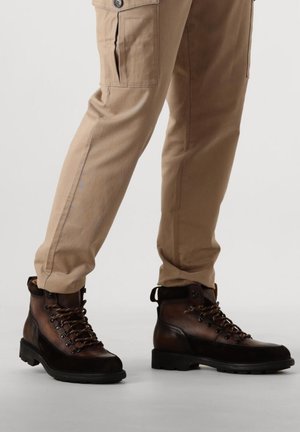Lace-up ankle boots - bruin