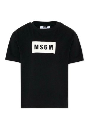 T-shirt nera a maniche corte con logo rettangolare bianco che mostra la scritta "MSGM" in lettere nere grassetto, centrata sul petto.