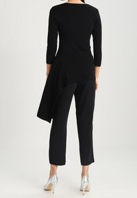 mint&berry Strickpullover - black