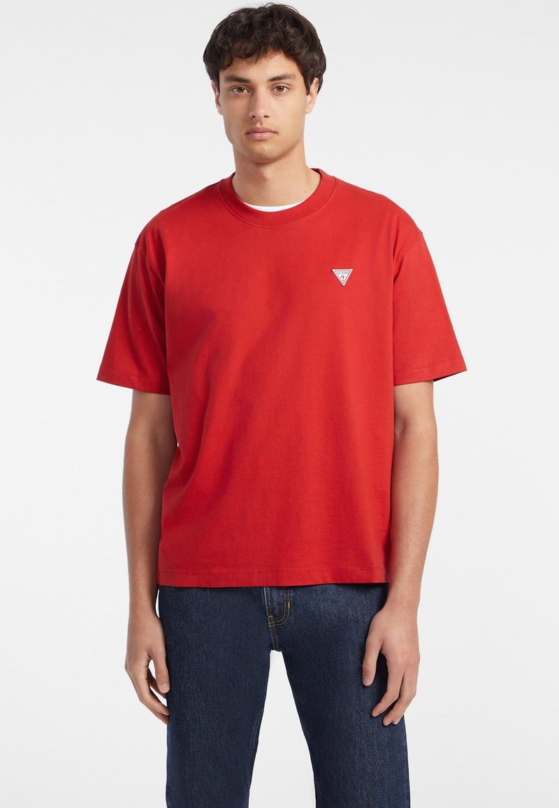 Guess Jeans MINI PATCH - Paprasti marškinėliai - rot
