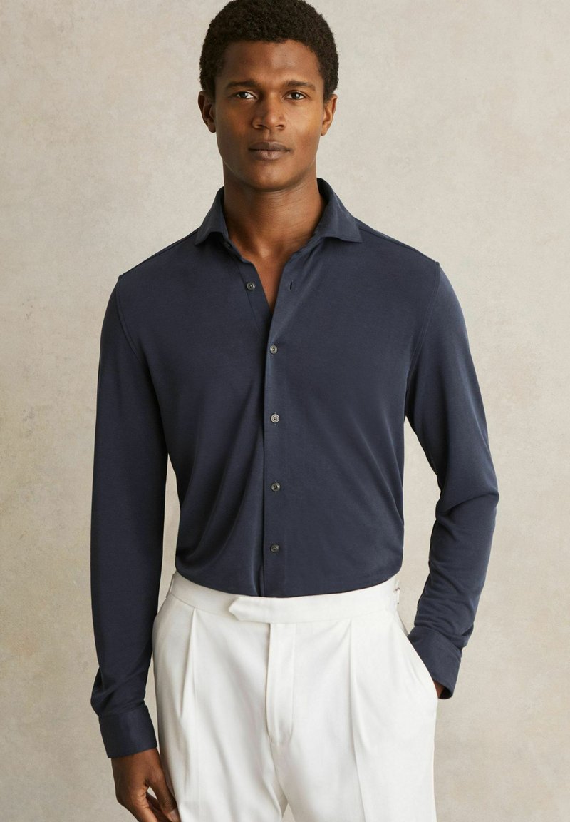 Reiss REGULAR FIT - BOBBY CUTAWAY-COLLAR - Camicia - navy