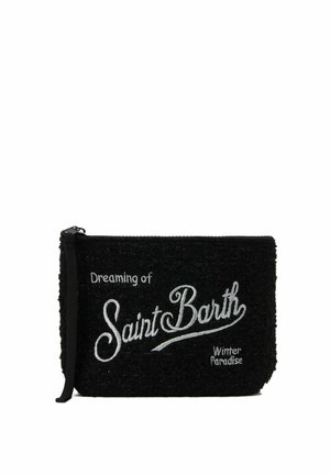 Zwart gestructureerd zakje met ritssluiting. Voorzien van wit geborduurde tekst: "Dromen van Saint Barth Winter Paradise." Compact ontwerp.