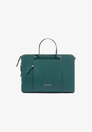 Bolso para portátil de cuero color verde azulado con forma estructurada, que incluye un bolsillo delantero, detalles de herrajes plateados y dos asas superiores.