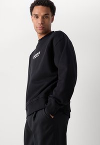Barbour International FORMULA CREW - Melegítőfelső - black