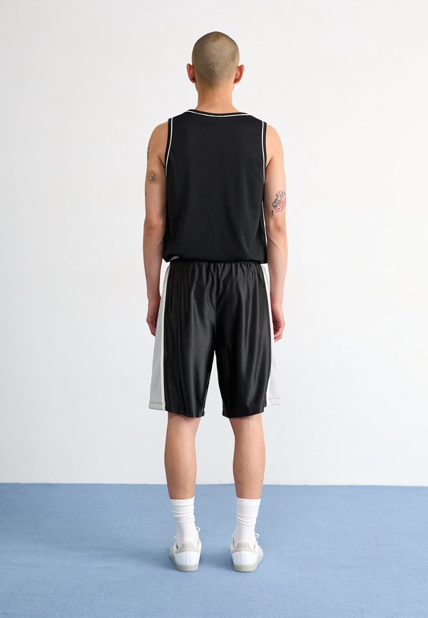 CUTLINE - Tracksuit bottoms2