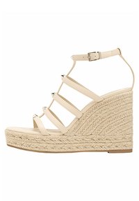 Stradivarius Sandály na platformě - nude