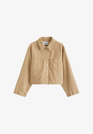 Beige cropped spijkerjack met knoopsluiting aan de voorkant, twee borstzakken, een kraag en lange mouwen.