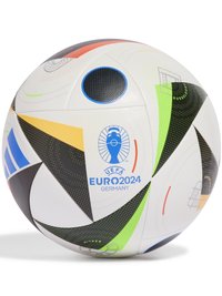 Palla da calcio bianca con vari motivi geometrici colorati in nero, blu, verde e rosso. Presenta il logo UEFA Euro 2024. Superficie testurizzata.