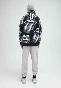 PULL&BEAR Felpa con cappuccio - black