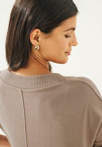 Next COSY LIGHTWEIGHT SOFT TOUCH LONGLINE V NECK  - Džemperis - taupe brown
