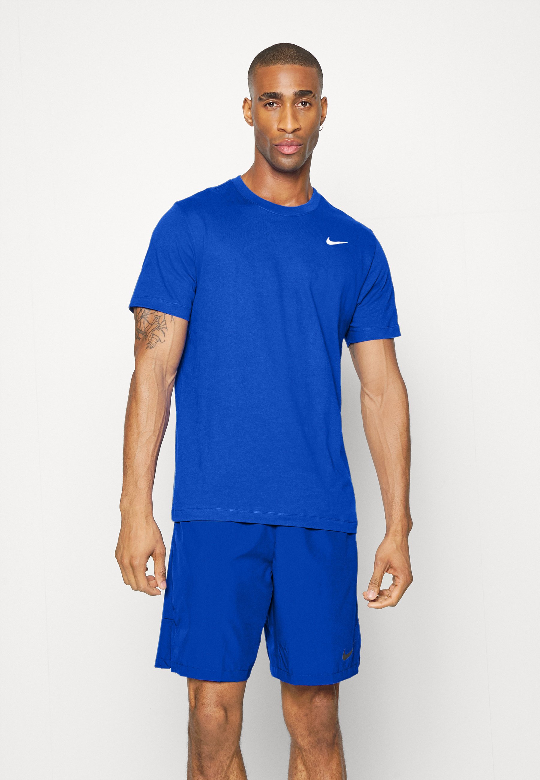 Nike Performance TEE CREW SOLID - Sports T-shirt - game royal/royal blue -  Zalando.de