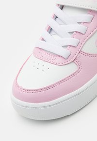 Skechers SPORT COURT 92 - Sneakers laag - white/pink