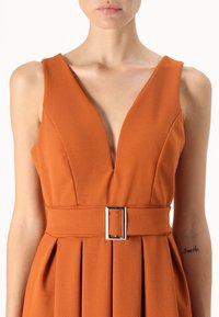 WAL G PETITE DEBBIE BUCKLE SKATER DRESS - Jerseykjole - dusty orange
