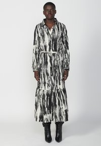 Koroshi Abito a maniche lunghe con scollo incrociato con pezzo laterale e stampa cashmere da donna, in colore marrone, marrone, marrone, S