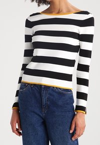 ONLY Jersey de punto - off-white