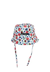 Bucket-Hut mit weißem Grund, der mit roten Erdbeeren, blauen Heidelbeeren und Brombeeren bedeckt ist. Verfügt über verstellbare Kinnriemen und ein Logo-Tag.
