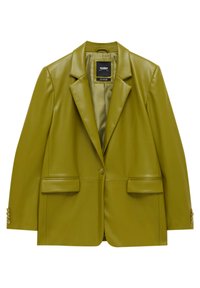 Olivgrön imitationsläderblazer med kavajkrage, två framfickor och knäppning. Har guldaccentuerade knappar på ärmarna.