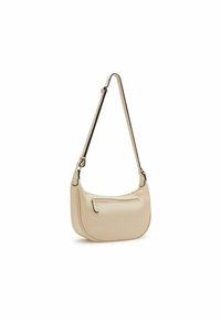 Borsa a tracolla in pelle beige con forma arrotondata, tracolla regolabile, dettagli in zip dorato e una piccola tasca frontale. Texture liscia.