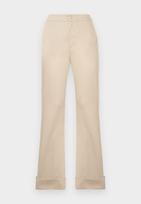 Beige, magas derekú, harangszárú nadrág, elöl gombos záródással, lapos első résszel és feltekert szegélyekkel. Sima textúra és elegáns szabás.