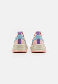 Guess GENIVER - Sportbačiai - multi-coloured